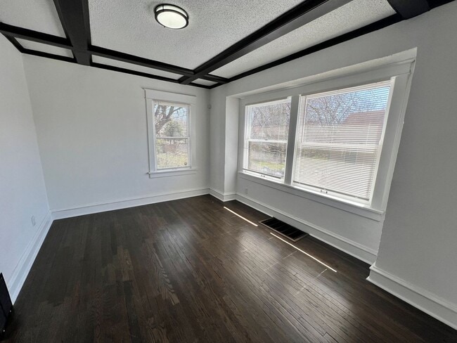 Building Photo - Inviting 3-Bedroom Home with Front Porch Charm