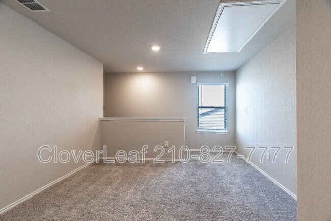 Building Photo - 255 Kinsley Wy