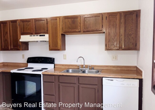 Building Photo - 1300 Balfour Dr