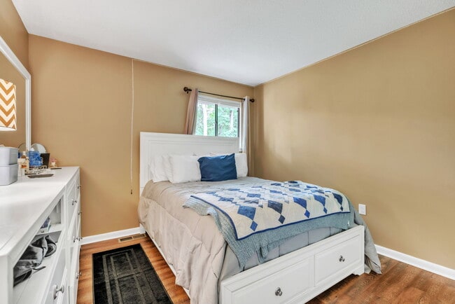 Building Photo - 87 Briarview Cir