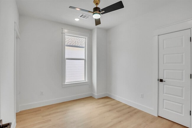 Building Photo - 4835 Paula St