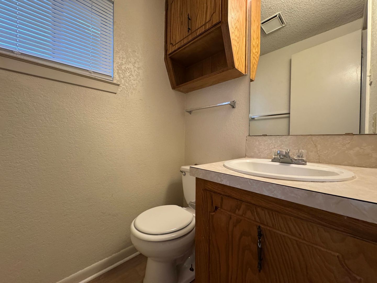 Building Photo - 3001 Lake Rd