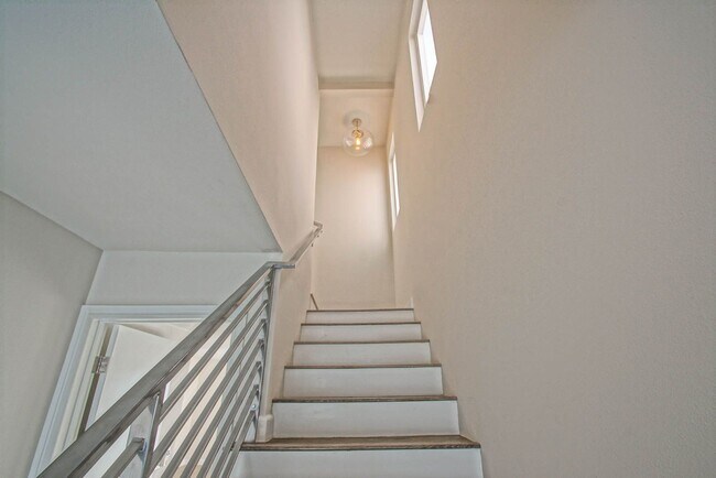 Building Photo - REMODELED, BRIGHT & AIRY, 2-STORY HOME W/ AMAZING PANORAMIC OCEAN VIEWS, 2 LIVING SPACES, 2 LARGE...