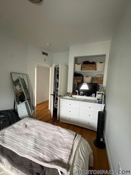 Building Photo - 23 Washburn St