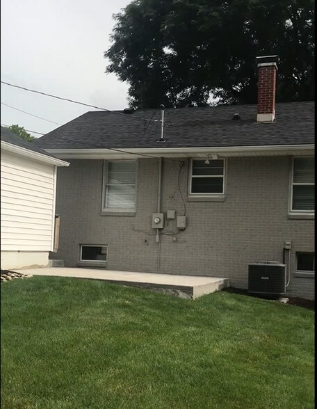 Building Photo - 5630 Erskine St