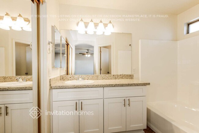 Building Photo - 8703 N 112th Ave