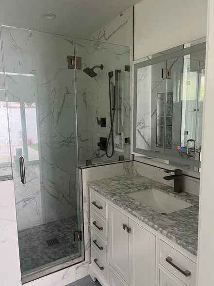 Building Photo - 2327 Dorothy St