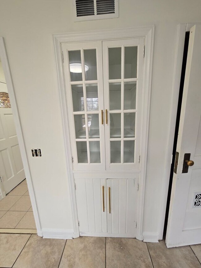 Building Photo - Spacious 4BR Ranch with 3 Living Rooms on 1.7 Acres — Howell