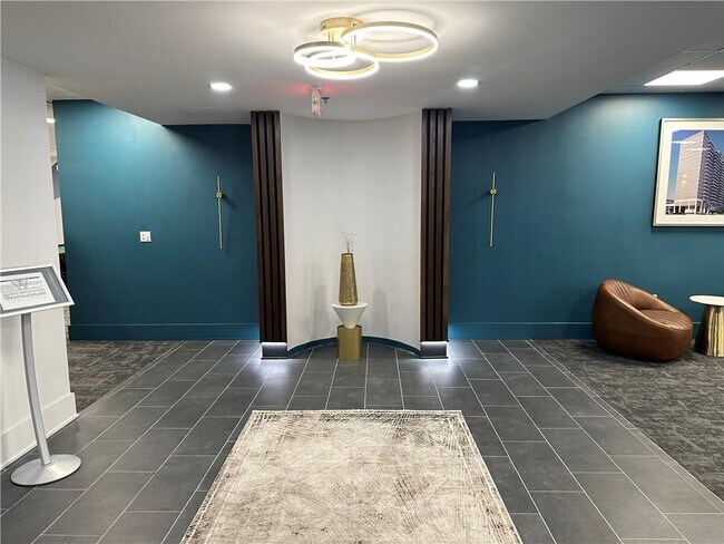 Building Photo - 620 Peachtree St NE