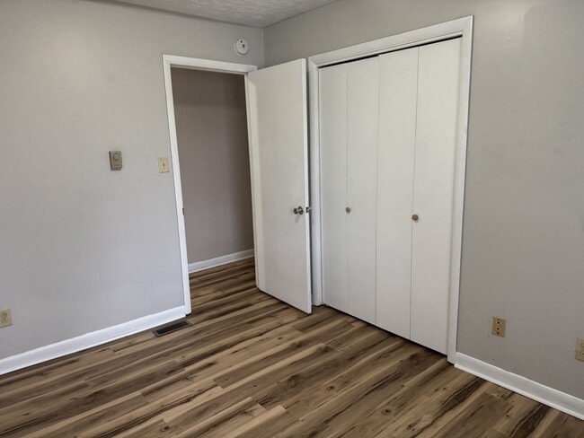 Building Photo - 179 Hedgewood Ct