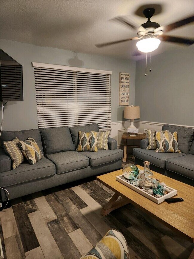 Building Photo - 110 Villa Cir