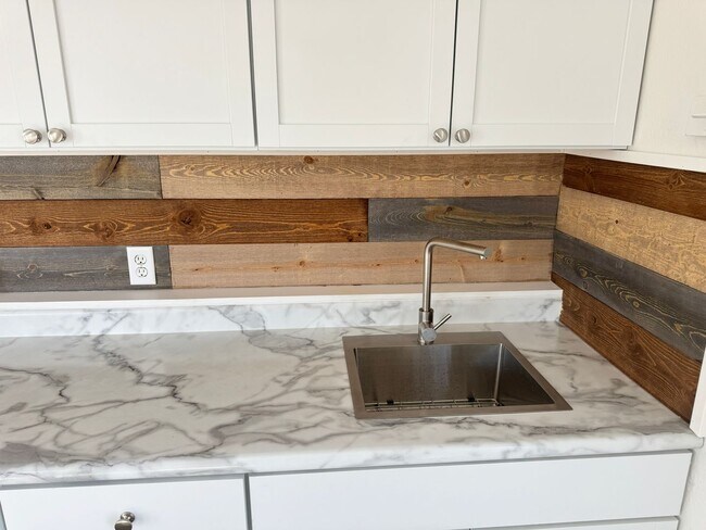 Building Photo - nre1001