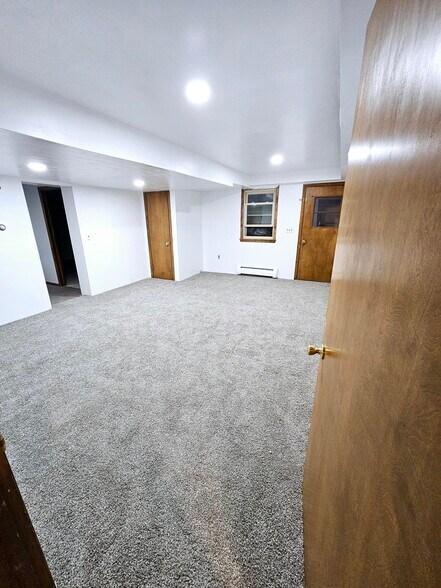 Primary Photo - 207 W Holly St