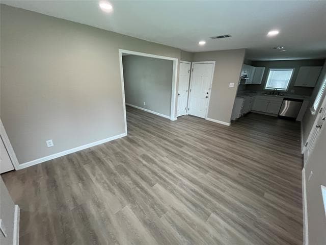 Building Photo - 2930 Gardenia Dr