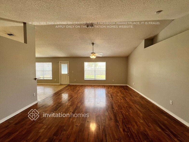 Building Photo - 1080 SW McCoy Ave