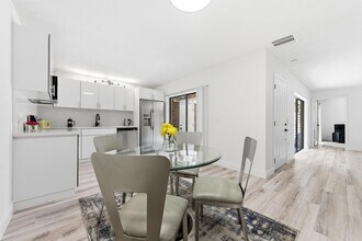 Building Photo - 1424 14th Terrace