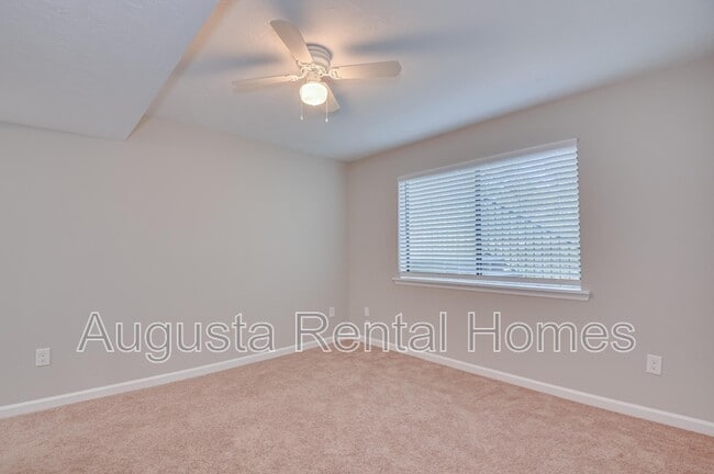 Building Photo - 2806 Thomas Ln