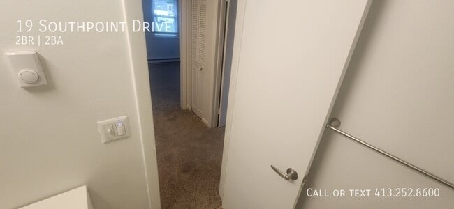 Building Photo - 19 Southpoint Dr