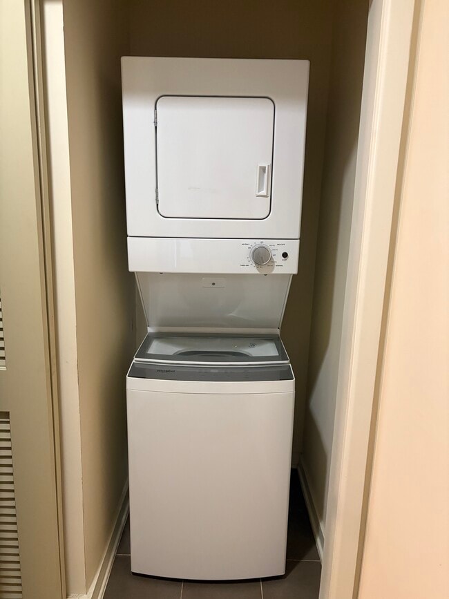 Building Photo - 200 Manufacturers Rd