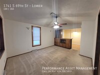 Building Photo - Charming 1-Bedroom Lower Unit with Modern ...