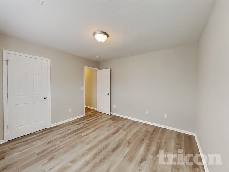 Building Photo - 110 Kingscreek Dr