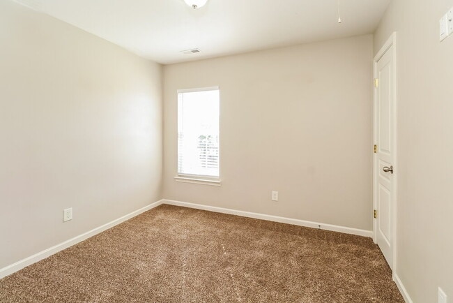 Building Photo - 9240 Ducati Ln