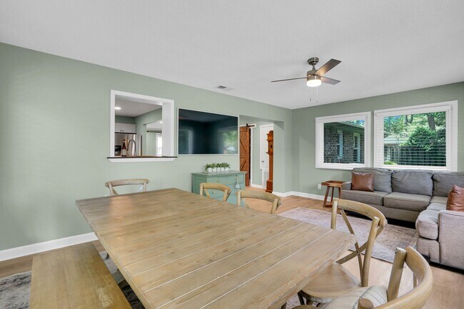 Building Photo - 9 Hillyer Dr