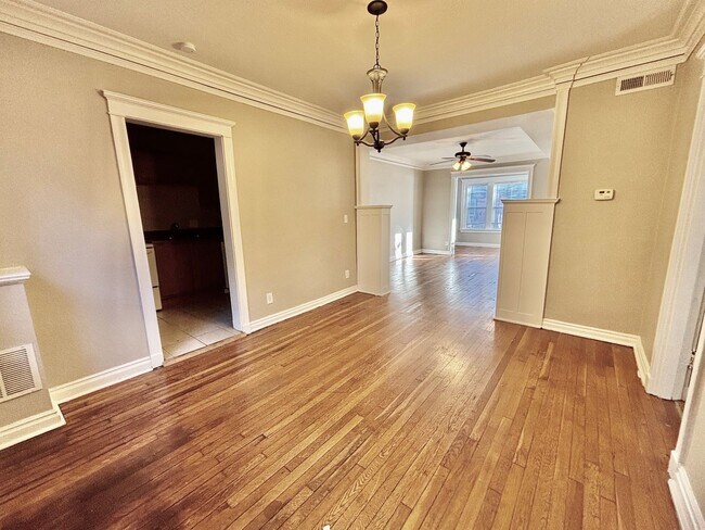 Building Photo - The Belmar