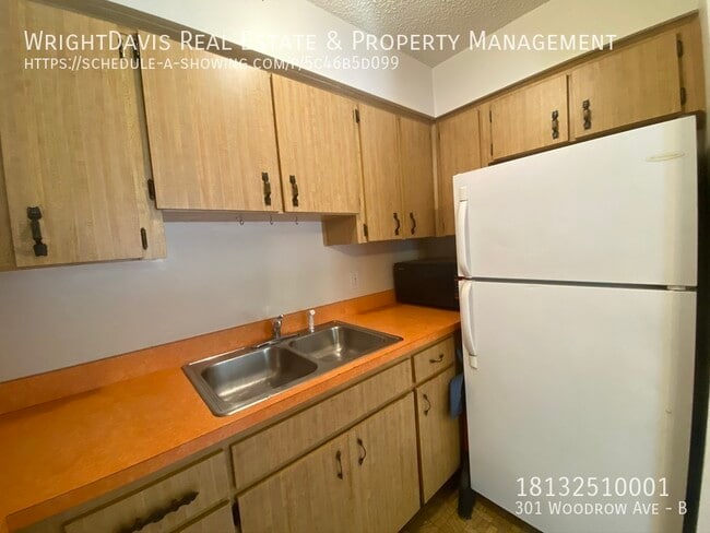 Building Photo - 301 Woodrow Ave