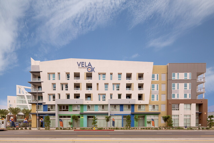 Building Photo - Vela on Ox