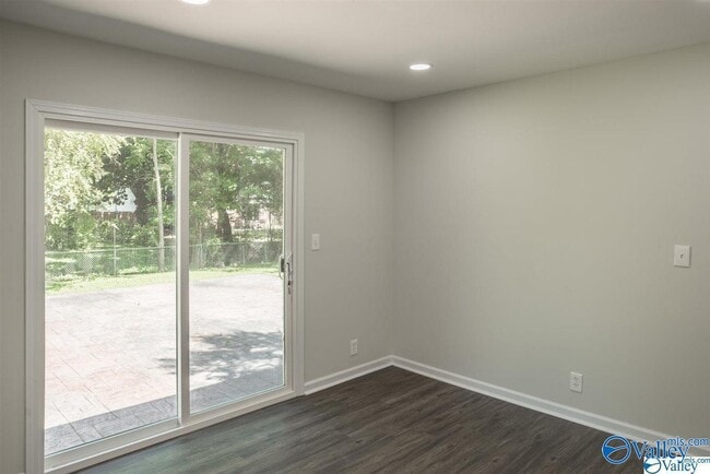 Building Photo - 3508 Lois Ln NW