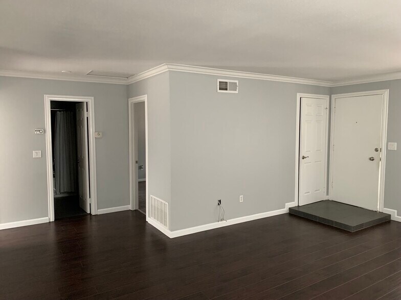 Building Photo - 340 Pacific St