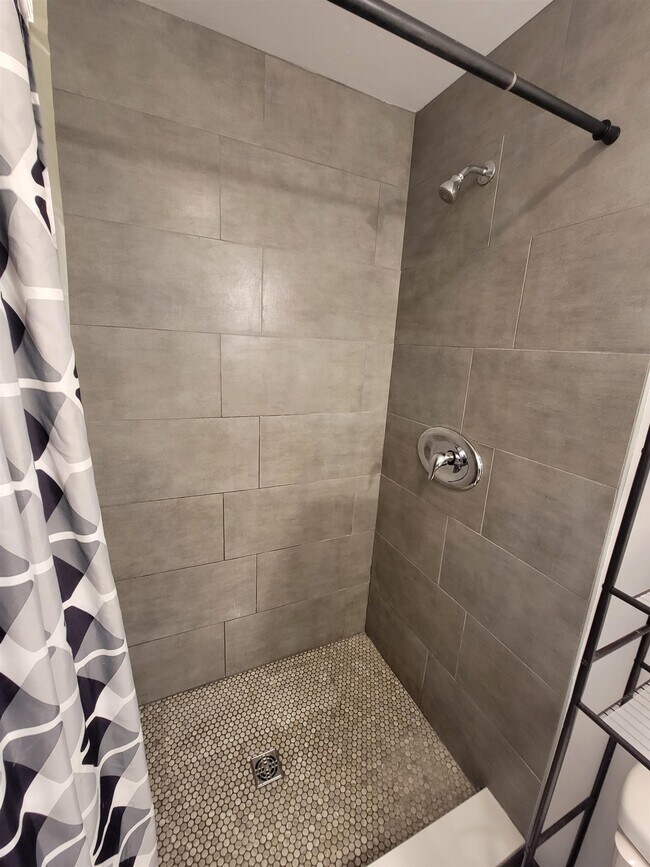 Building Photo - 1227 Continental Ct