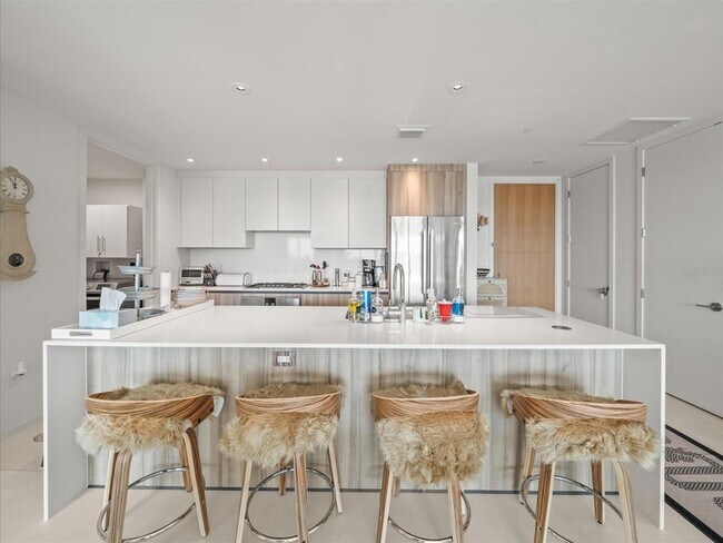 Building Photo - 1020 Sunset Point Rd