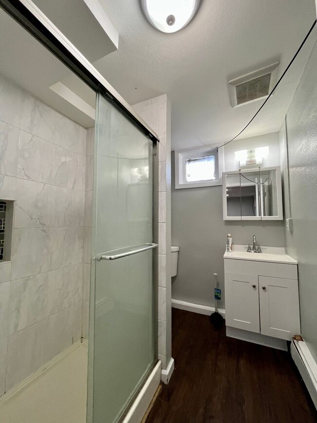 Building Photo - Harriet