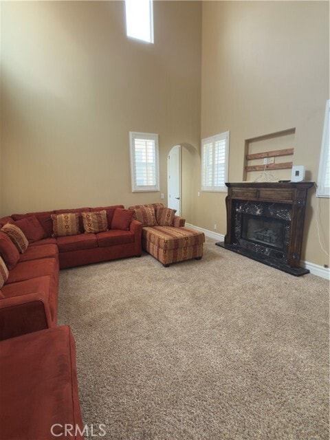 Building Photo - 211 Chicago