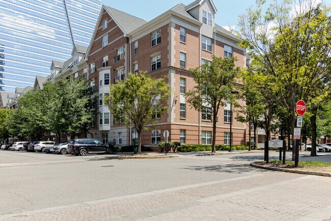 Building Photo - 444 Washington Blvd