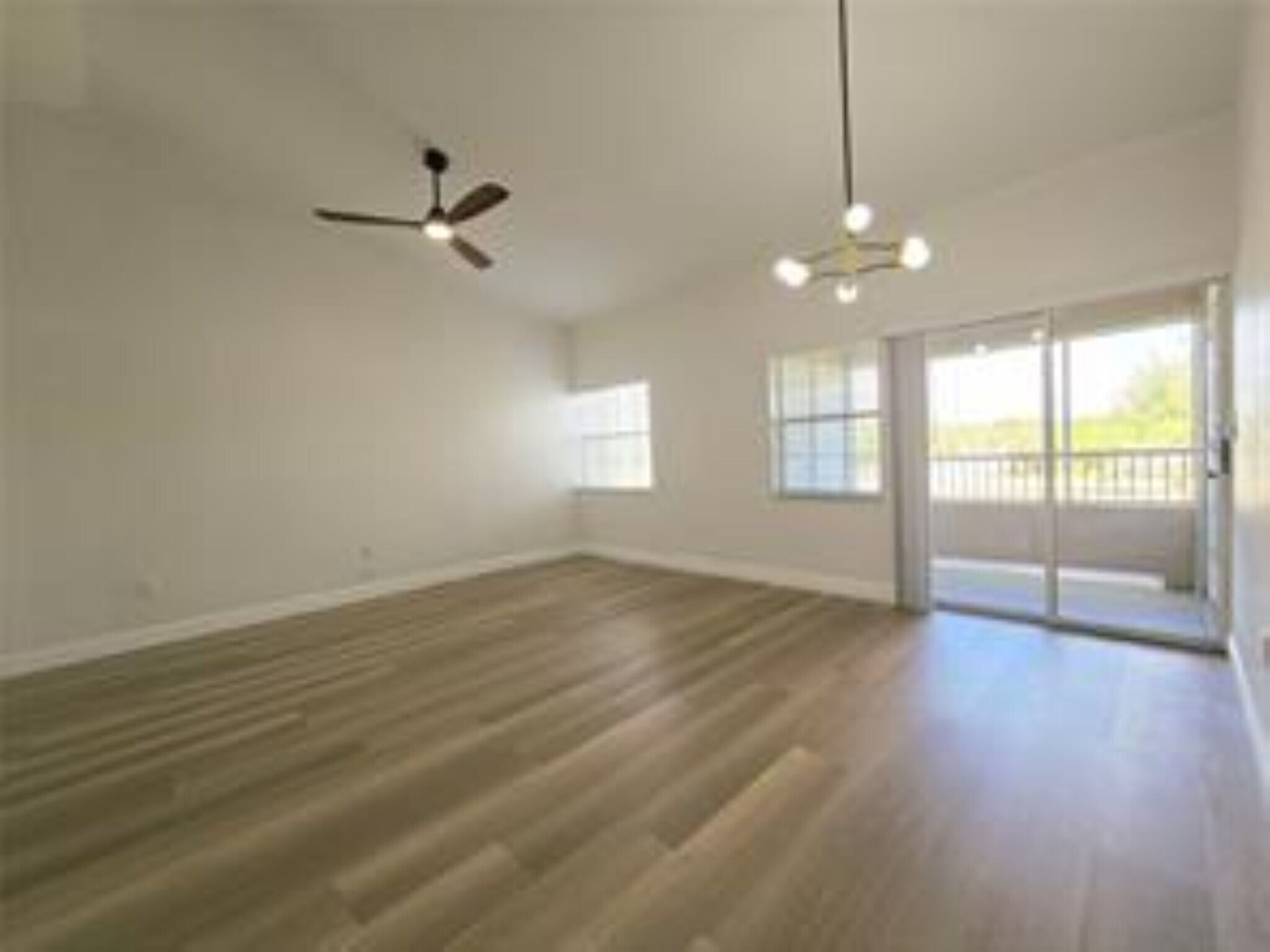 Building Photo - 2881 N Oakland Forest Dr