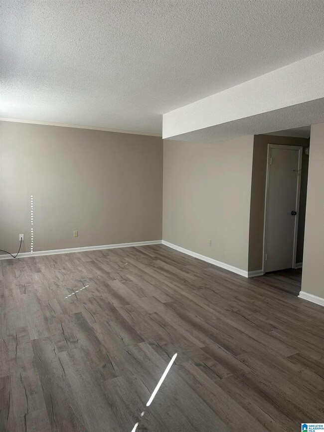 Building Photo - 839 Linbard Ln