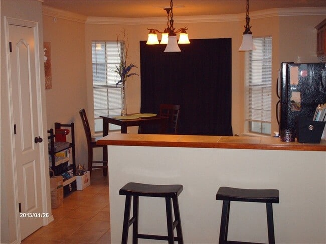 Building Photo - 2671 N Arroyo Ave