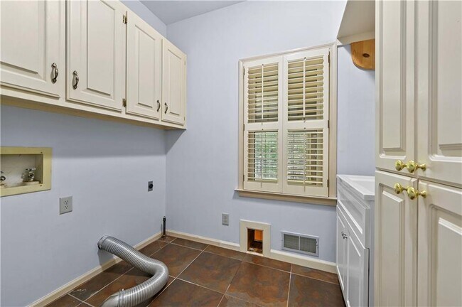 Building Photo - 860 Cramac Dr