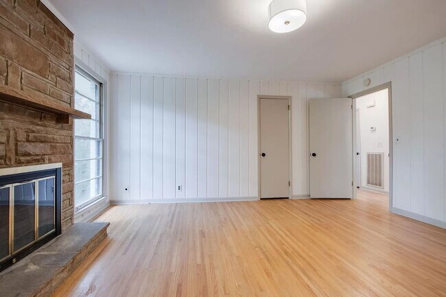 Building Photo - Cute 3BR Ranch in the Heart of Nashville