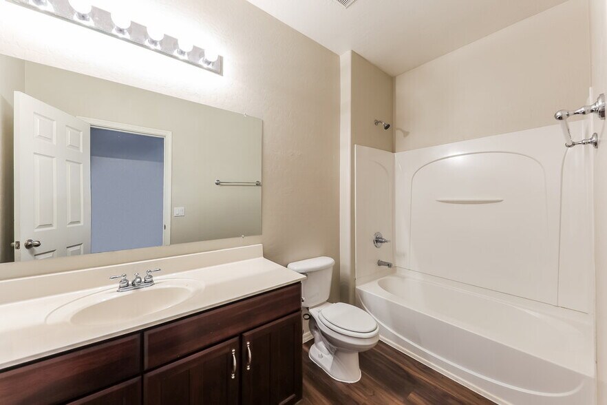 Building Photo - 14881 W Riviera Dr
