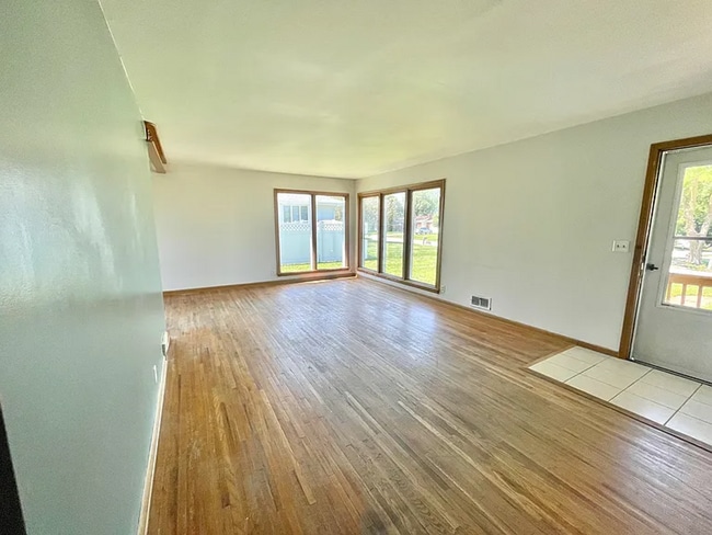 Building Photo - 2713 S 74th St
