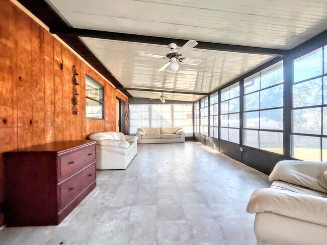 Building Photo - 163 Buchanan Cir