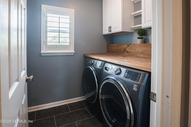 Building Photo - 11563 Spring Board Dr