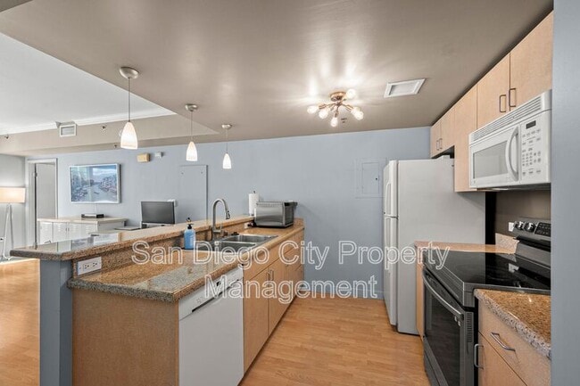 Building Photo - 425 W Beech St