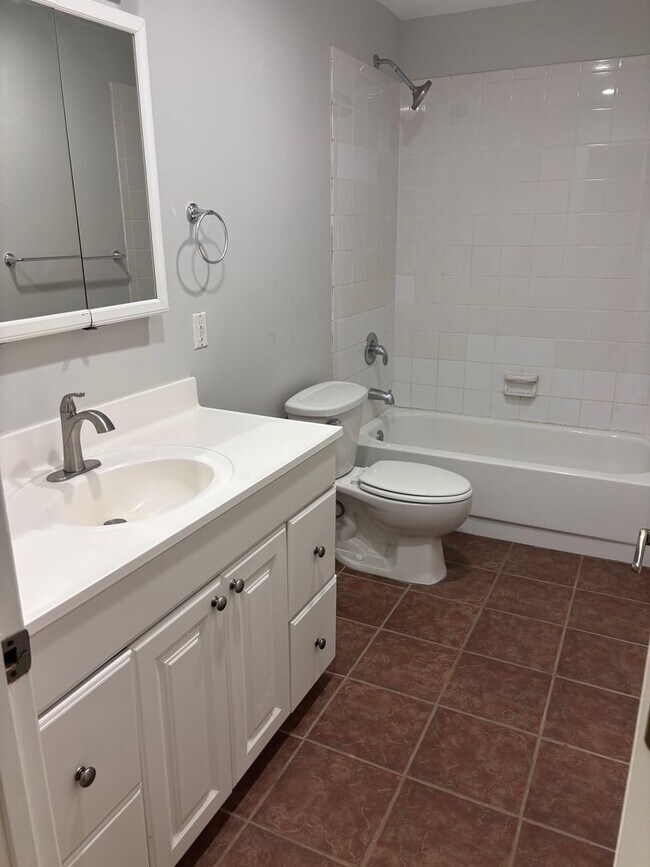Building Photo - Townhome For Rent