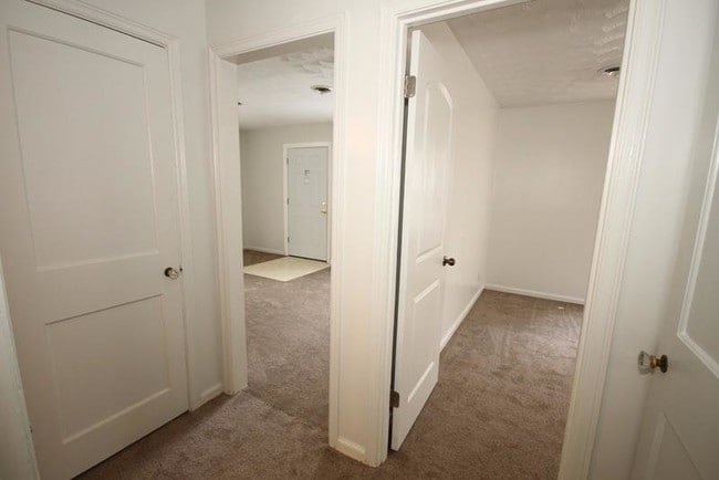 Building Photo - 324 W Home St