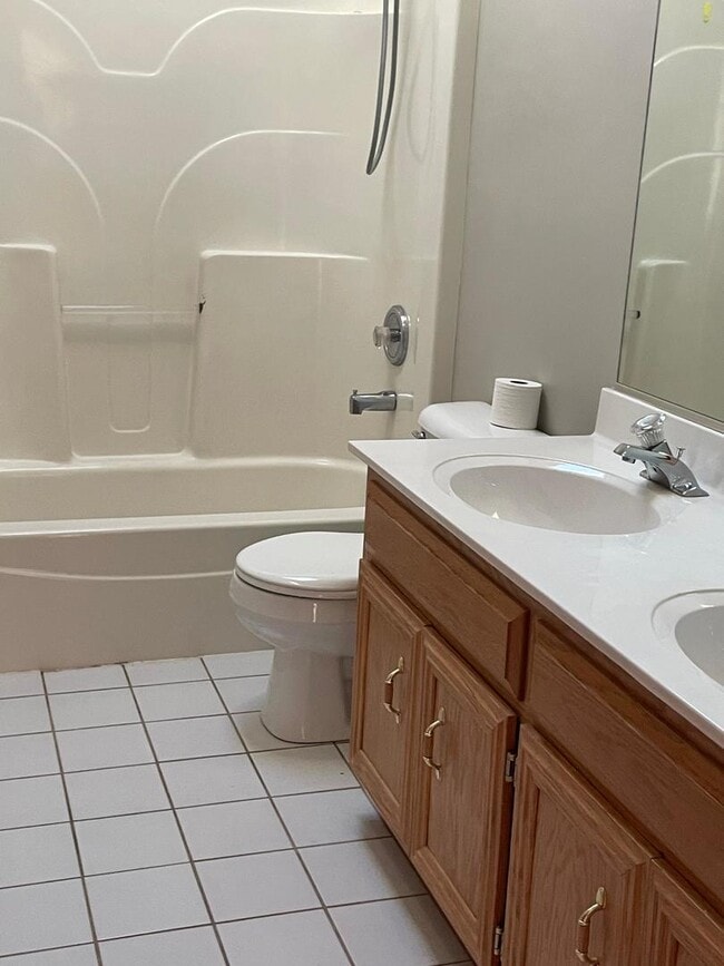 Building Photo - 13356 Vicarage Dr